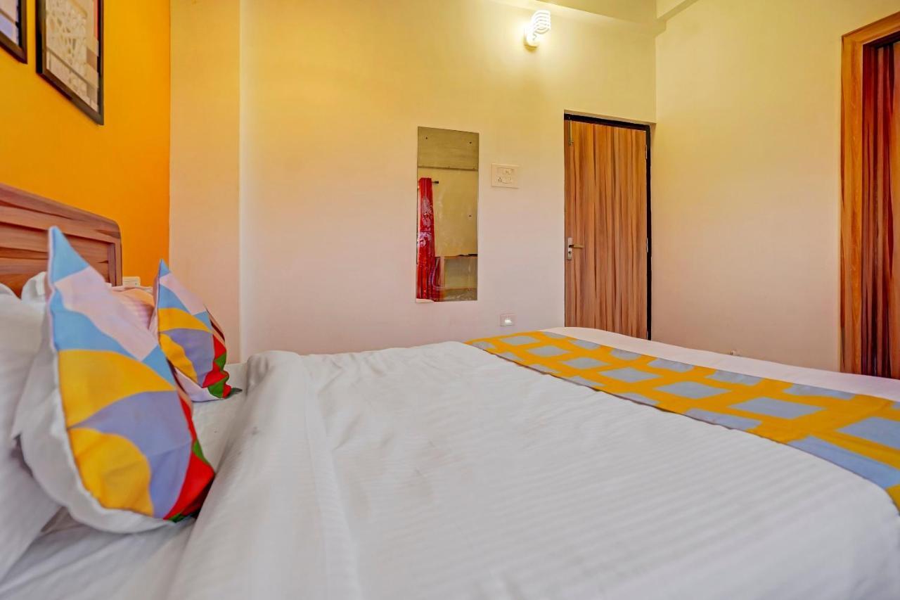 Oyo 79233 Hotel Hive Stays Kochi Exterior foto