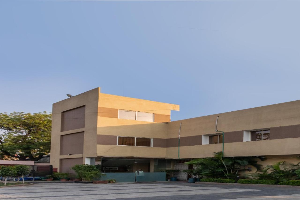 Oyo 79233 Hotel Hive Stays Kochi Exterior foto