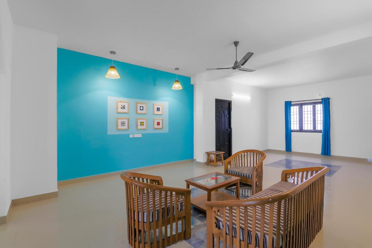 Oyo 79233 Hotel Hive Stays Kochi Exterior foto