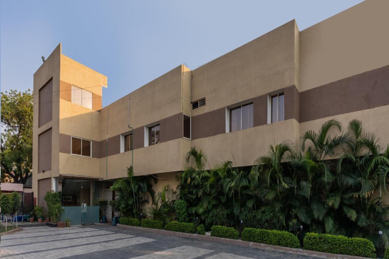 Oyo 79233 Hotel Hive Stays Kochi Exterior foto